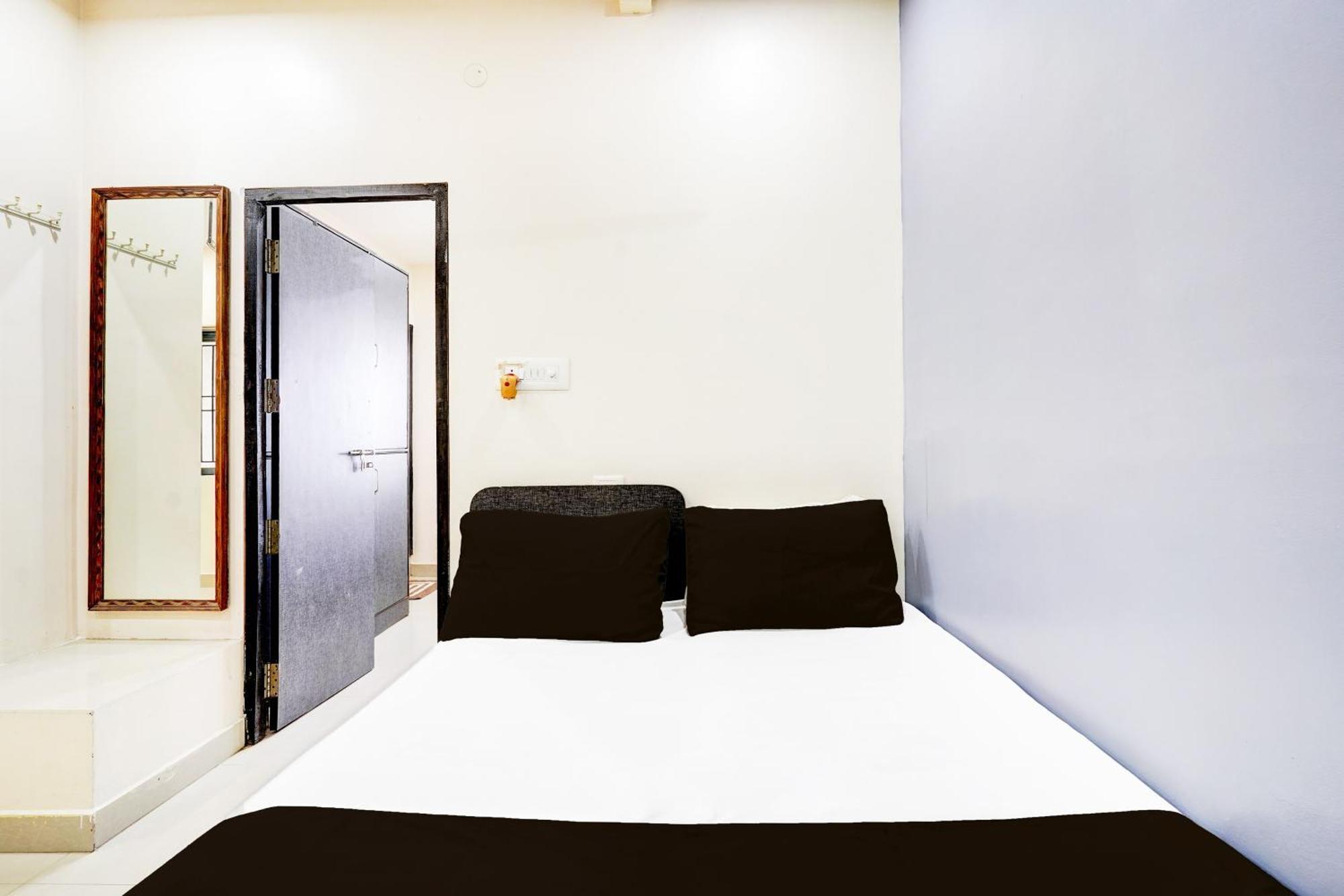 Nagananda Residency Hotell Bangalore Exteriör bild